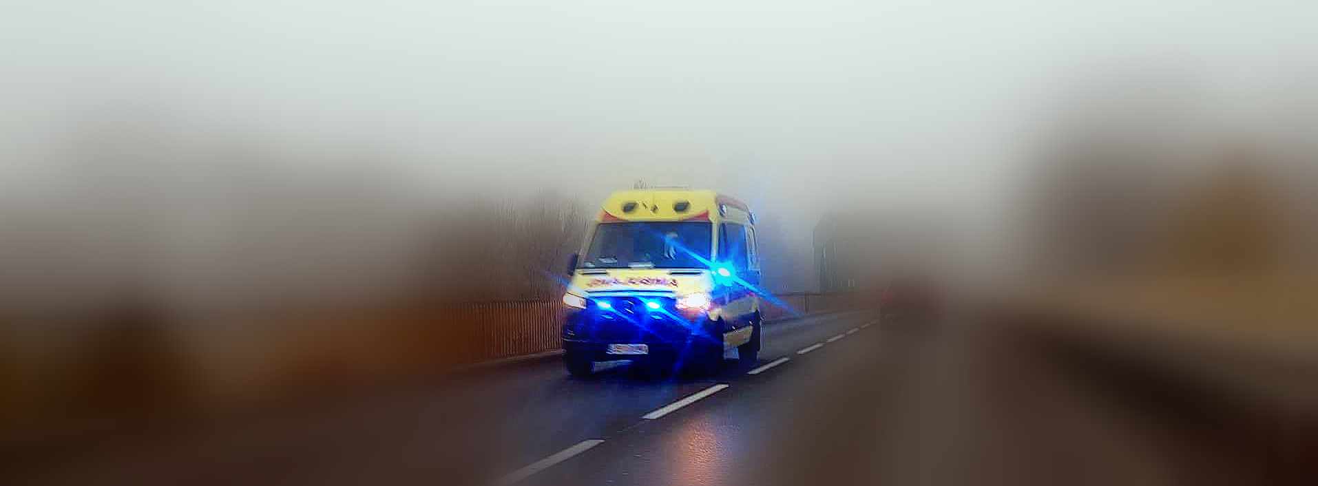 Śmierć po interwencji. Policja wydała oświadczenie 1 karetka