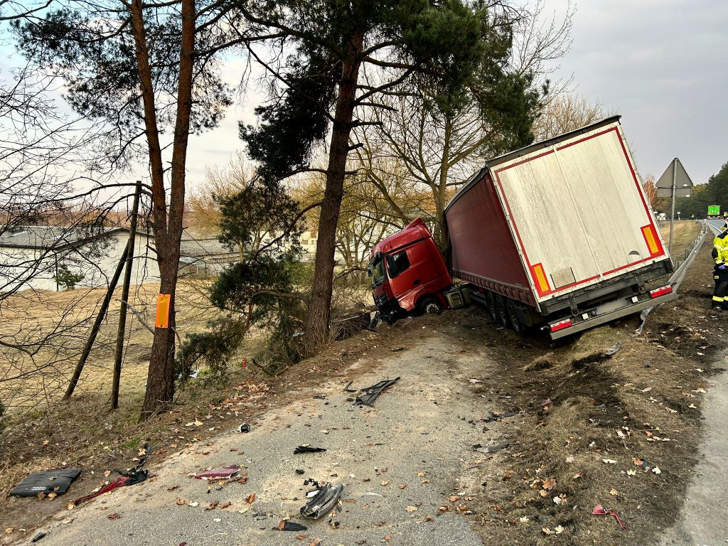Policjanci wyjaśniają okoliczności śmiertelnego wypadku z udziałem Janusza Ratajczaka 4 WASJ0064