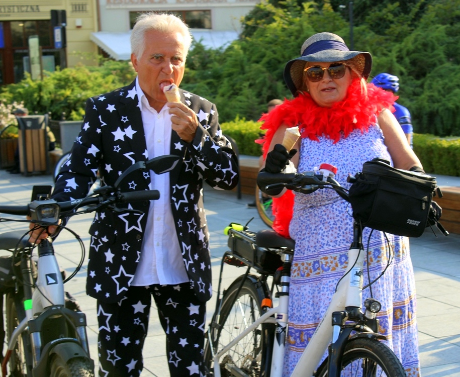 Elegancja na dwóch kółkach opanowała Bydgoszcz. Rowerowa Masa Krytyczna uczciła 20-lecie istnienia 5 IMG 1351 Copy