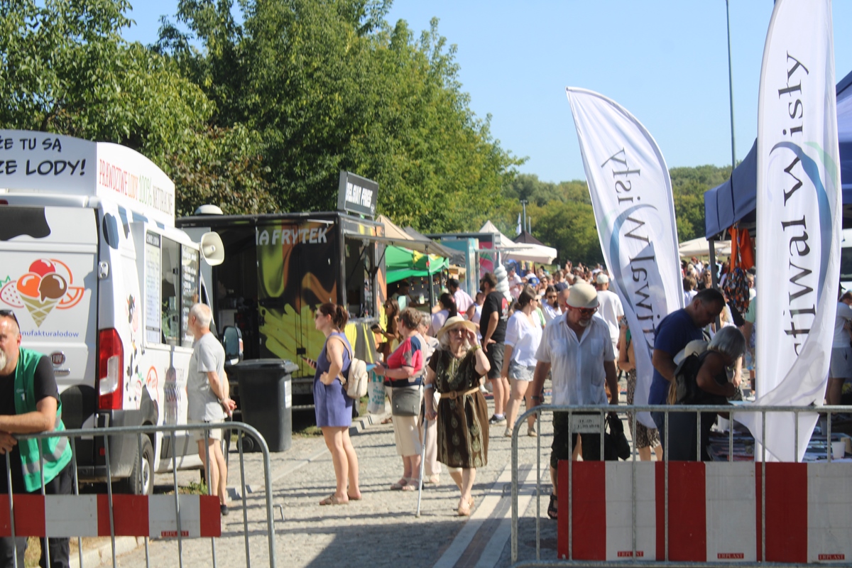 Festiwal Wisły w Fordonie przyciągnął tłumy. Nad Wisłą pojawiły się historyczne łodzie 11 IMG 2080 Copy