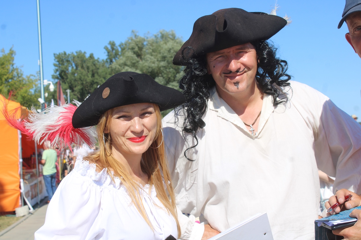 Festiwal Wisły w Fordonie przyciągnął tłumy. Nad Wisłą pojawiły się historyczne łodzie 16 IMG 2085 Copy