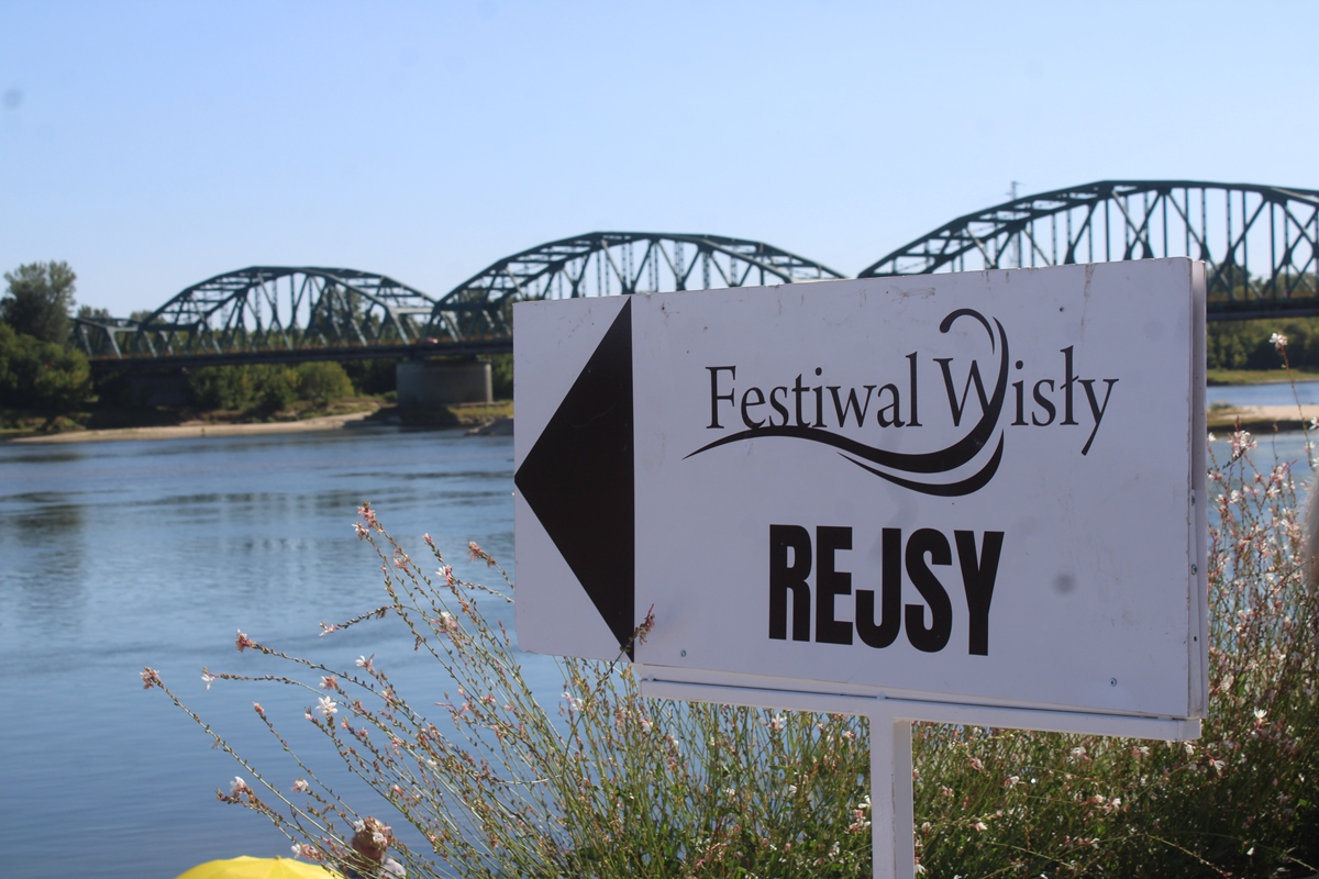Festiwal Wisły w Fordonie przyciągnął tłumy. Nad Wisłą pojawiły się historyczne łodzie 17 IMG 2086 Copy