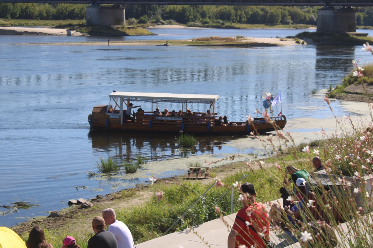 Festiwal Wisły w Fordonie przyciągnął tłumy. Nad Wisłą pojawiły się historyczne łodzie 18 IMG 2087 Copy
